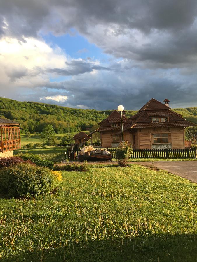 Nacionalna Kuca Bajo Mackat Villa Exterior foto