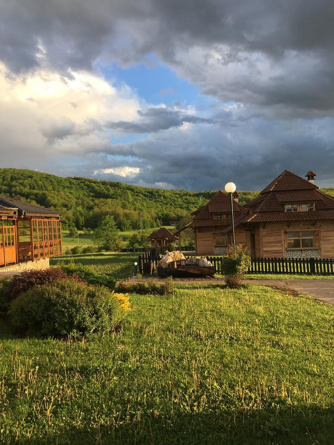 Nacionalna Kuca Bajo Mackat Villa Exterior foto